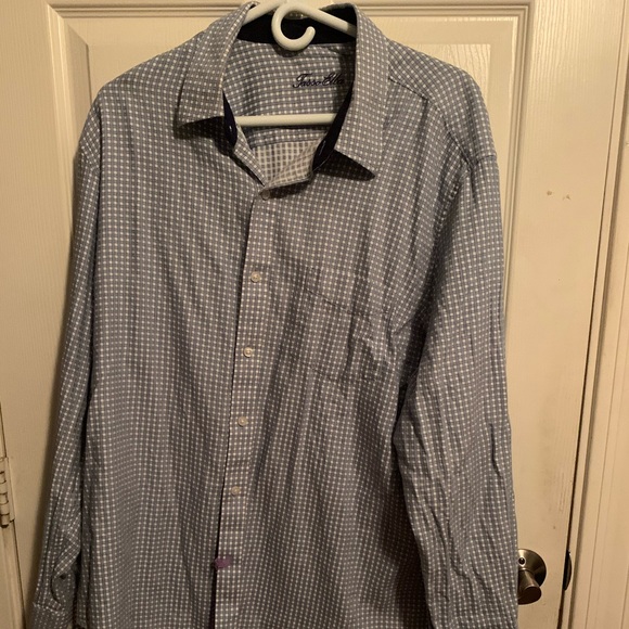 Button down shirt. Checkered pattern. - Picture 2 of 3